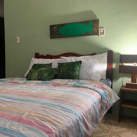 Casarao Hostel E Pousada Vila do Abraao Bagian luar foto